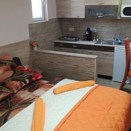Keri Vendeghaz Apartment Mosonmagyarovar Luaran gambar