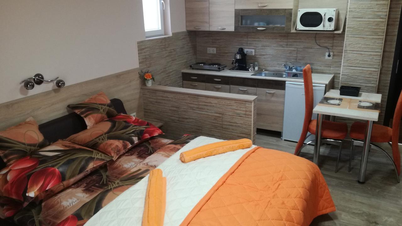 Keri Vendeghaz Apartment Mosonmagyarovar Luaran gambar