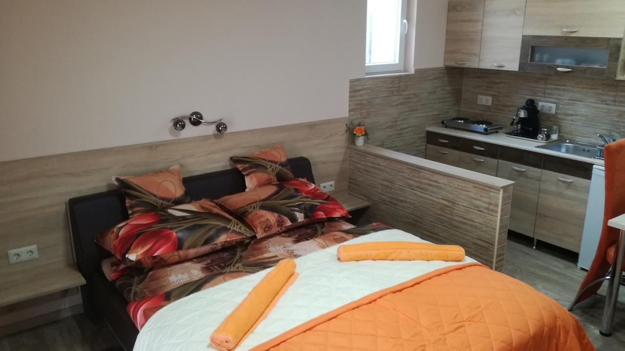Keri Vendeghaz Apartment Mosonmagyarovar Luaran gambar